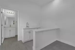 1221 SW 5th St, Ocala, FL 34471 - Photo 10