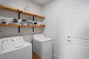 817 Desmoines Pl, Kissimmee, FL 34759 - Photo 18