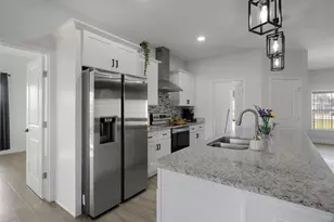 817 Desmoines Pl, Kissimmee, FL 34759 - Photo 6