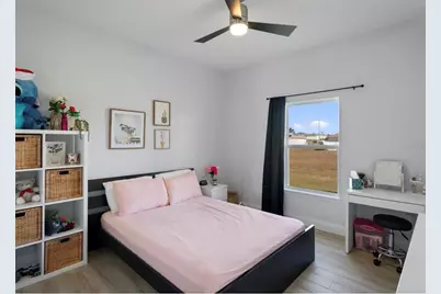 817 Desmoines Place, Kissimmee, FL 34759 - Photo 16