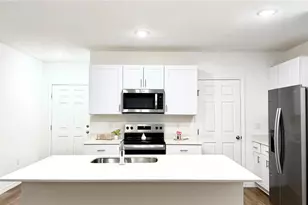 3710 King Hill Dr, Haines City, FL 33844 - Photo 4