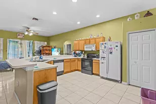 722 Tahiti Dr, Kissimmee, FL 34758 - Photo 10