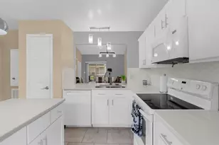 2178 Cypress Bay Blvd, Kissimmee, FL 34743 - Photo 4