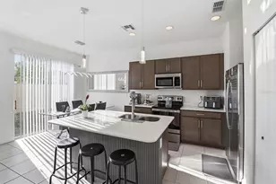 1375 Captiva Cv, Sanford, FL 32771 - Photo 4