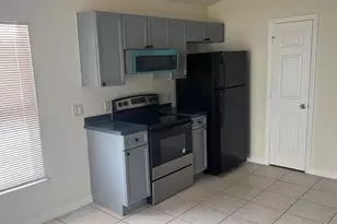 542 Lakeview Ct, Kissimmee, FL 34759 - Photo 12