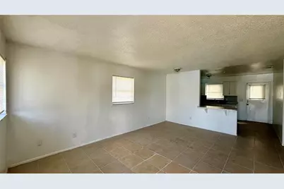 325 W Pierce Street #2, Lake Alfred, FL 33850 - Photo 2