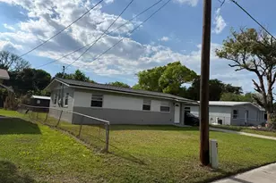 342 Campus View Dr, Orlando, FL 32810 - Photo 2