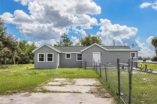 205 E Cornell St, Avon Park, FL 33825 - Photo 2