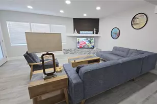 2107 Pine Terrace, Sarasota, FL 34231 - Photo 4