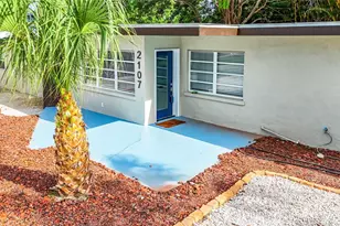 2107 Pine Terrace, Sarasota, FL 34231 - Photo 2