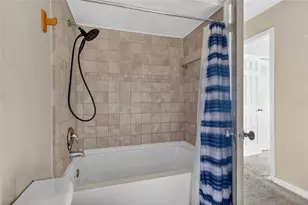 2715 Elmhurst Cir, Orlando, FL 32810 - Photo 24