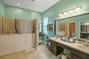 2664 Willow Glen Cir, Kissimmee, FL 34744 - Photo 20