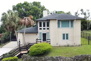 6846 Lake View Dr, Yalaha, FL 34797 - Photo 4