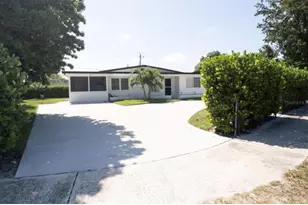887 W Perry St, Lantana, FL 33462 - Photo 1