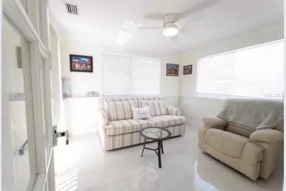 887 W Perry Street, Lantana, FL 33462 - Photo 12