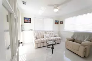 887 W Perry St, Lantana, FL 33462 - Photo 12