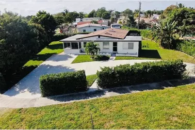 887 W Perry Street, Lantana, FL 33462 - Photo 6