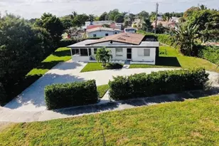887 W Perry St, Lantana, FL 33462 - Photo 6