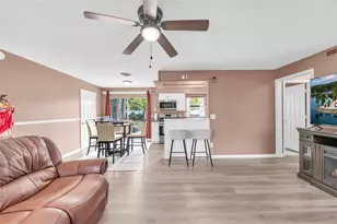 890 Golden Isle Dr, Mount Dora, FL 32757 - Photo 4