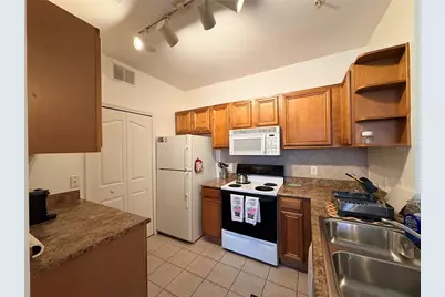 6153 Metrowest Boulevard #104, Orlando, FL 32835 - Photo 4