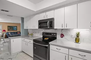 416 Barbados Cir, Lakeland, FL 33803 - Photo 10