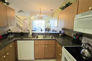 1213 S Beach Cir, Kissimmee, FL 34746 - Photo 4