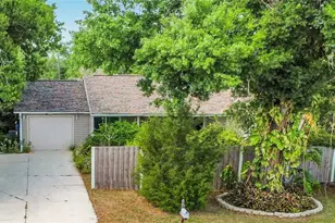 601 E Seminole Dr, Venice, FL 34293 - Photo 1