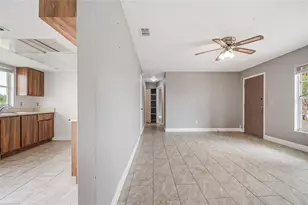 807 Aspenwood Cir, Kissimmee, FL 34743 - Photo 20