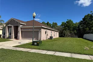 877 Hacienda Cir, Kissimmee, FL 34741 - Photo 2