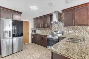 7316 Radiant Cir, Orlando, FL 32810 - Photo 10