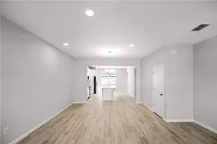 1367 Mount Royal Dr, Saint Cloud, FL 34771 - Photo 2