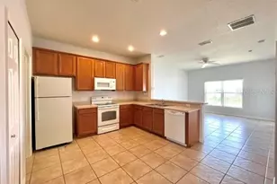 697 Hacienda Cir, Kissimmee, FL 34741 - Photo 2
