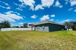 697 Hacienda Cir, Kissimmee, FL 34741 - Photo 18