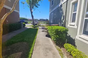 1917 Estancia Cir, Kissimmee, FL 34741 - Photo 4