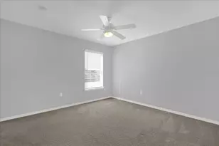 1453 Royal Ridge Dr, Davenport, FL 33896 - Photo 12
