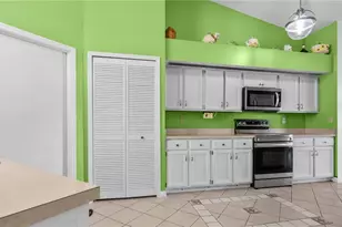3320 Pineridge Cir, Kissimmee, FL 34746 - Photo 10