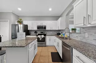 242 Solana Cir, Davenport, FL 33897 - Photo 12