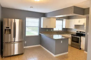 7210 N Manhattan Ave, Tampa, FL 33614 - Photo 2