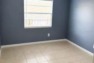 7210 N Manhattan Ave, Tampa, FL 33614 - Photo 4