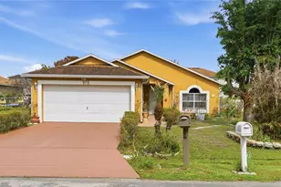 675 Basingstoke Ct, Poinciana, FL 34758 - Photo 2