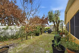 675 Basingstoke Ct, Poinciana, FL 34758 - Photo 34