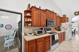 5035 Barrowe Dr, Tampa, FL 33624 - Photo 12
