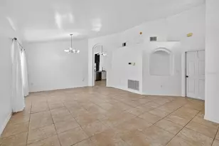 419 Buckingham Cir, Davenport, FL 33897 - Photo 2