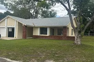 2329 Pine Tree Ct, Kissimmee, FL 34744 - Photo 2