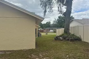 2329 Pine Tree Ct, Kissimmee, FL 34744 - Photo 6