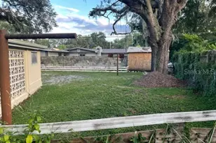 3201 River Grove Dr, Tampa, FL 33610 - Photo 10