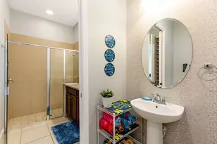 313 Captiva Dr, Davenport, FL 33896 - Photo 8