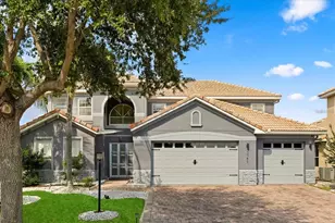 3759 Eagle Isle Cir, Kissimmee, FL 34746 - Photo 2