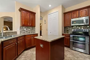 3759 Eagle Isle Cir, Kissimmee, FL 34746 - Photo 12