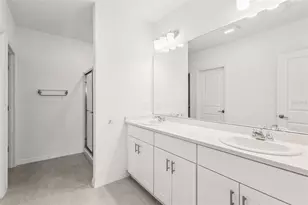 33857 Sky Blossom Cir, Leesburg, FL 34788 - Photo 4